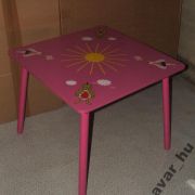 Pink tündéres- sárkányos asztal