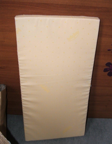 Babybay midi bölcsőhöz való pamut huzatos matrac fejvédővel sárga Babybay midi bölcsőhöz való pamut huzatos matrac fejvédővel sárga