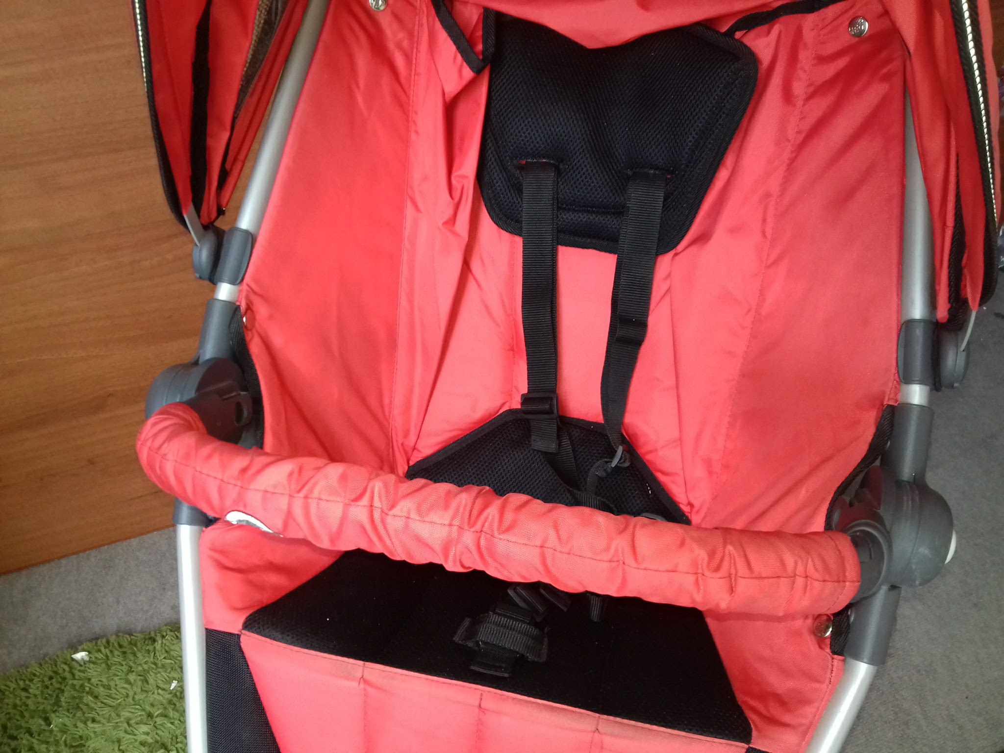 Tfk Babakocsi DOT Red H. Tfk Babakocsi DOT Red H.