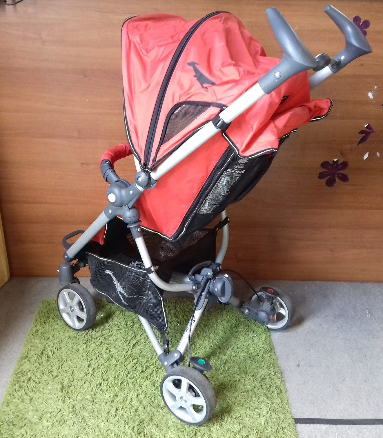 Tfk Babakocsi DOT Red H. Tfk Babakocsi DOT Red H.