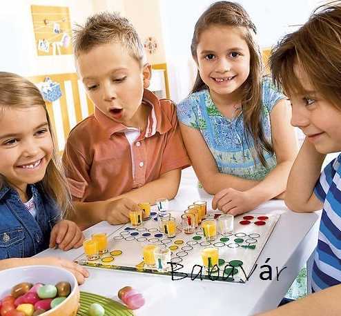 Ludo üvegtársas gyerekeknek, felnőtteknek Ludo üvegtársas gyerekeknek, felnőtteknek