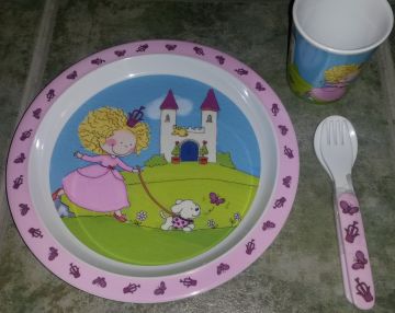Hercegnős műanyag tányér szett gyerekeknek