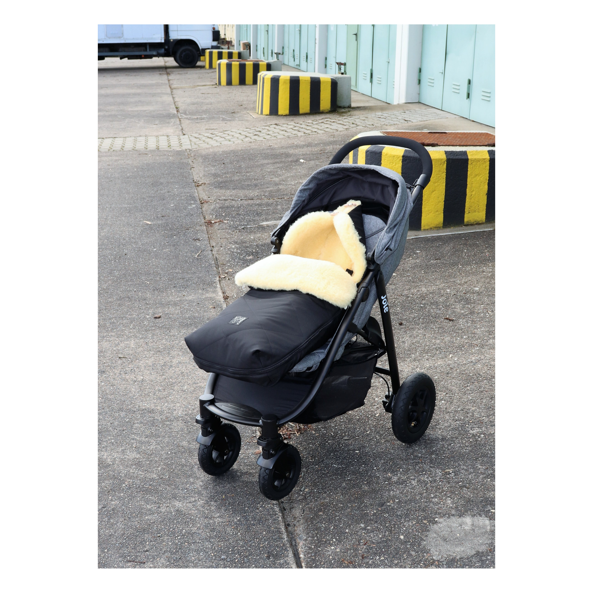 Kaiser Natura II. báránybőr béléses bundazsák Fekete Kaiser Natura II. báránybőr béléses bundazsák Fekete