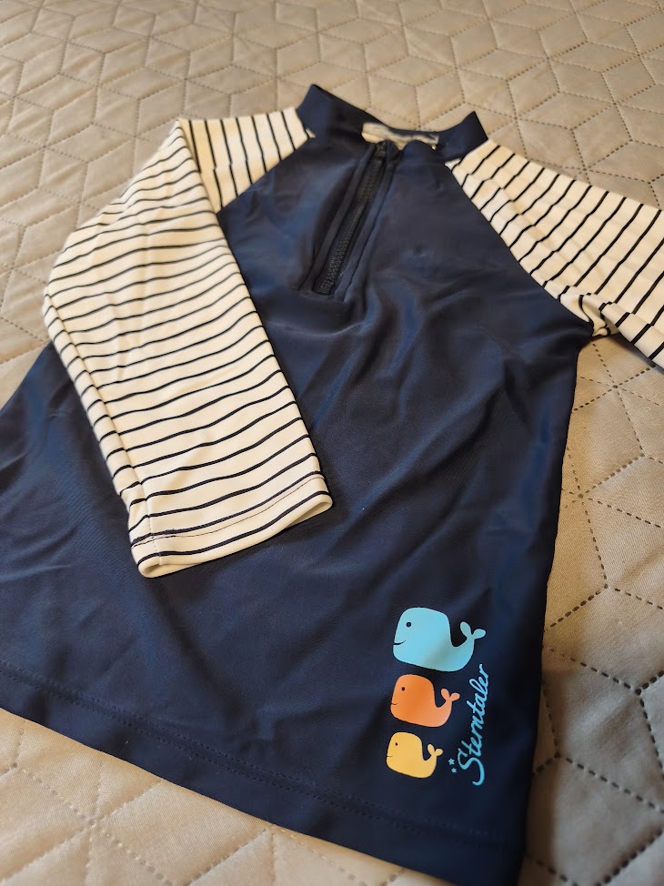 Sterntaler hosszú ujjú UV szűrős úszópóló bálnás H. Sterntaler hosszú ujjú UV szűrős úszópóló bálnás H.