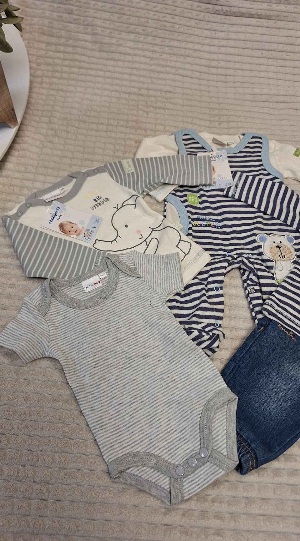 Kisfiú babaruha szett 50/56 (6db-os) Kisfiú babaruha szett 50/56 (6db-os)