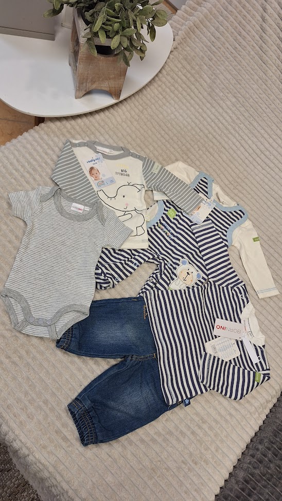 Kisfiú babaruha szett 50/56 (6db-os) Kisfiú babaruha szett 50/56 (6db-os)
