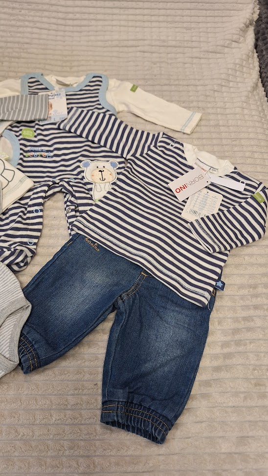 Kisfiú babaruha szett 50/56 (6db-os) Kisfiú babaruha szett 50/56 (6db-os)